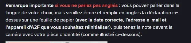 Encadré de la page d'aide Binance précisant que les personnes ne parlant pas anglais peuvent parler dans la langue de leur choix mais doivent écrire la déclaration en anglais sur une feuille de papier et la tenir devant la caméra avec leur pièce d'identité
